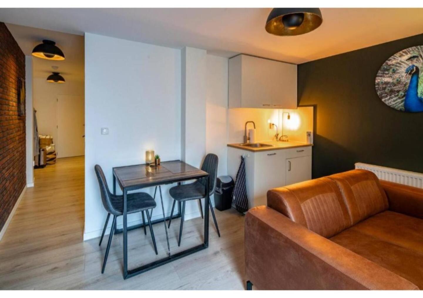 B&K Urban City Suites Tilburgo Exterior foto