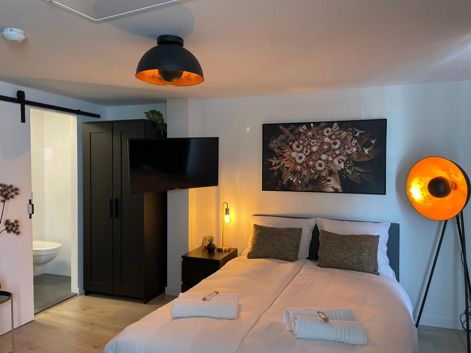 B&K Urban City Suites Tilburgo Exterior foto