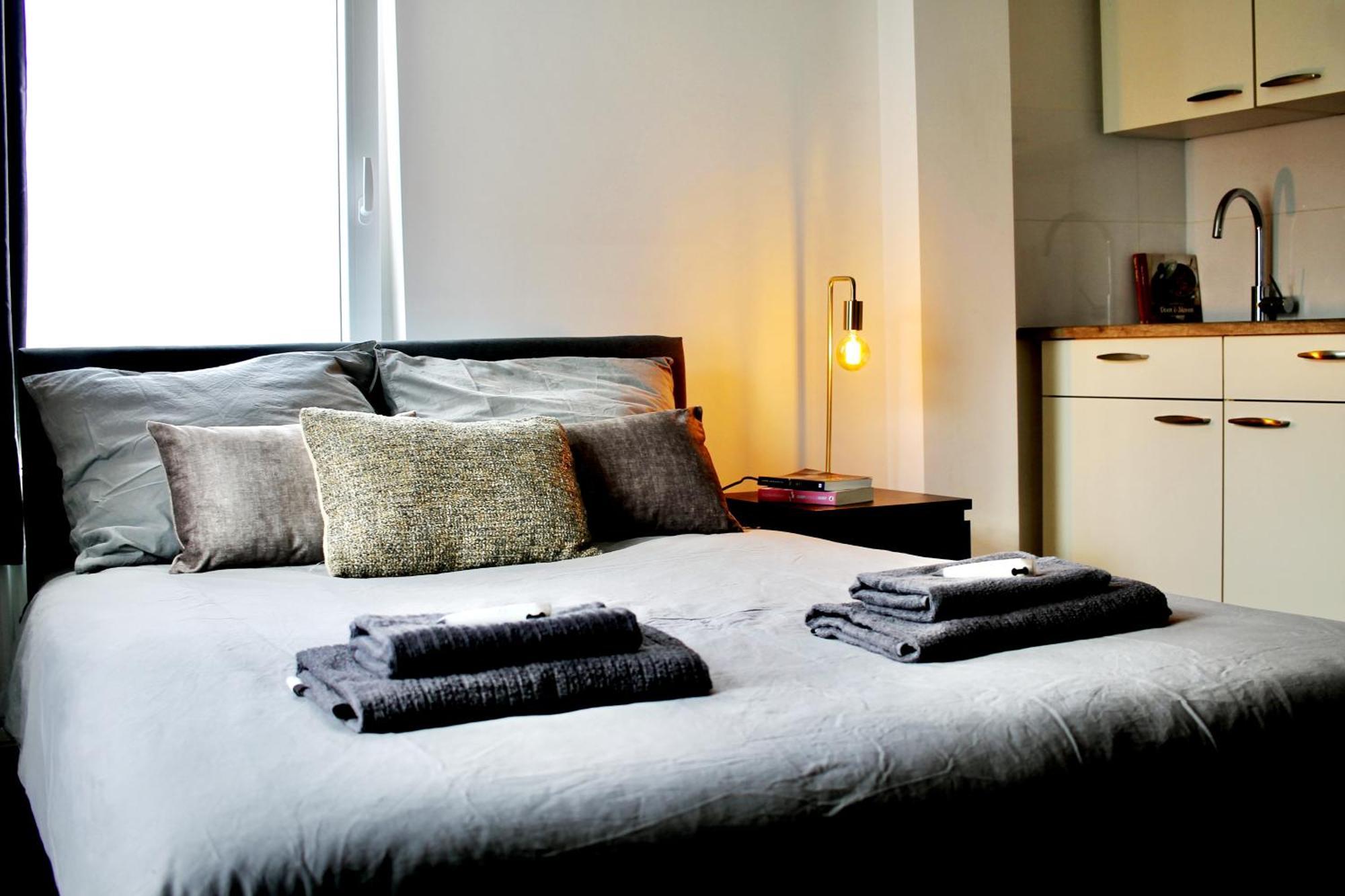 B&K Urban City Suites Tilburgo Exterior foto